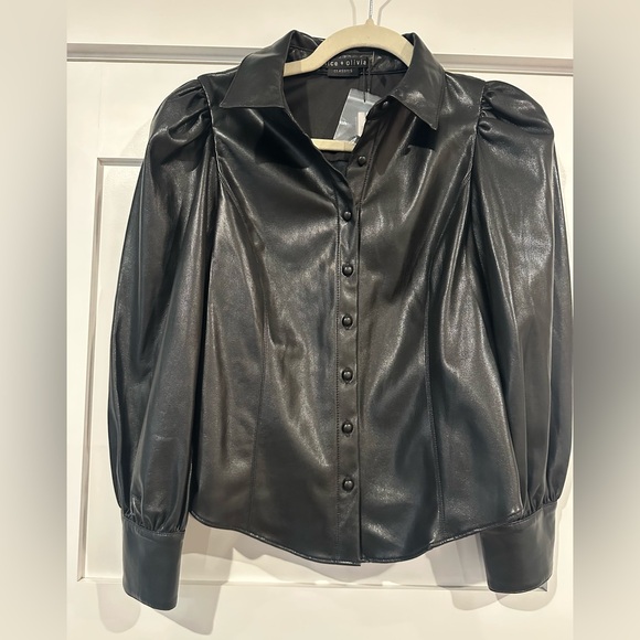 Alice + Olivia Nadine Vegan Top - Picture 4 of 7